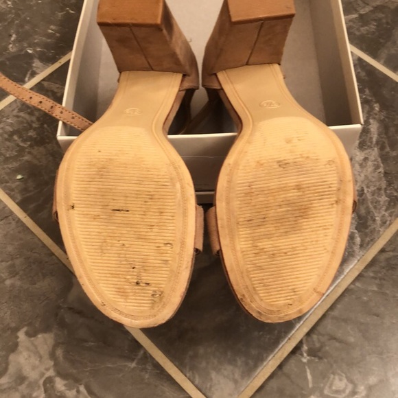 Shoes - Picture 4 of 4